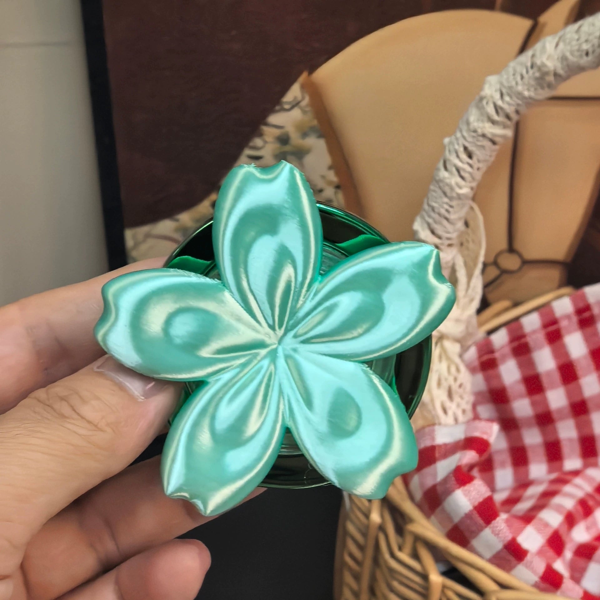 Glossy 3D printed flower magnetic phone case holder