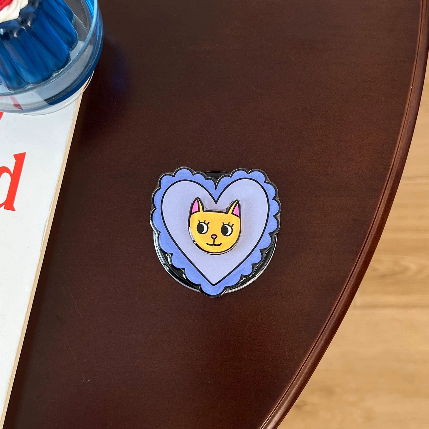 Cute pet-shaped magnetic phone holder